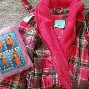 2 robes / cover ups